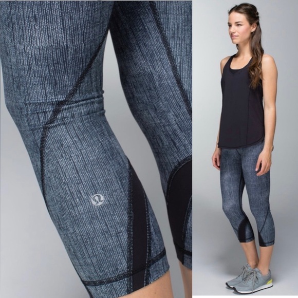 Lululemon Run: Inspire Crop II Luxtreme
Burlap Texture Black Dune / Black Size 4 - Picture 1 of 12